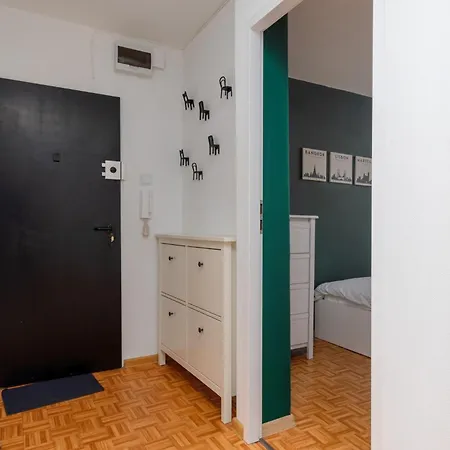 Gliniana 3-bedroom Apartman Wrocław